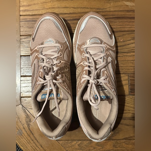 Saucony ProGrid Triumph 4 - *NEW* - Men’s size 11 - Picture 4 of 8